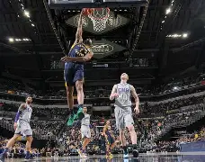 JBOSPORTS- 风云突变印第安纳步行者今晨手感冰凉达拉斯独行侠冲刺阶段迎来里程碑，现场解说直呼：清晨费城76人官宣签约